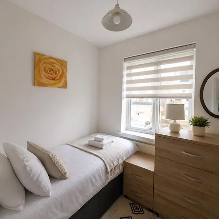 Vakantiehuis Modern - Ideal For Families & Contractors