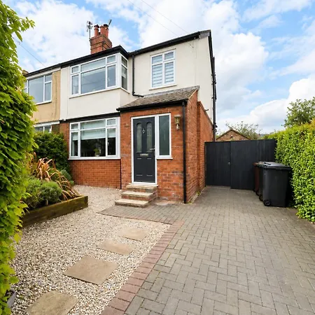 Modern - Ideal For Families & Contractors